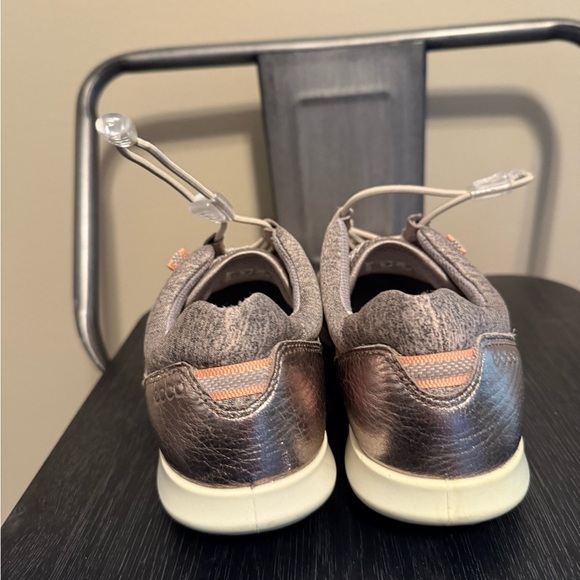 ECCO Women's Sense Toggle Fashion Sneaker, Rose Gold Sz 5 - Picture 11 of 15